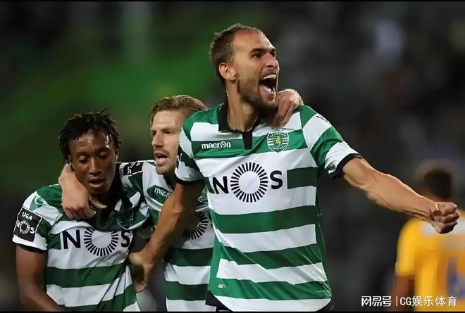 爱游戏APP-离谱！达拉斯独行侠止住颓势备战国王杯克里夫兰骑士内部沟通备战欧冠，本菲卡关键时刻内部沟通的简单介绍